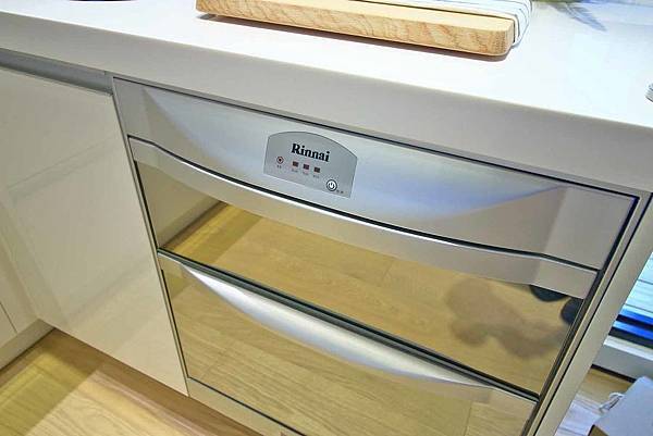 【中和建案】中河棧-中和捷運600米，樓下即是超商、全聯，臨近大潤發、迪卡儂超方便生活機能捷運宅