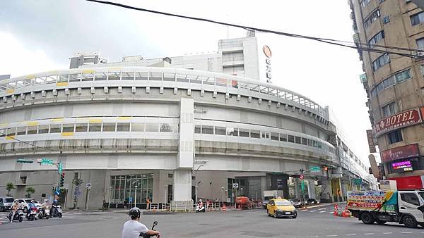 【中和建案】中河棧-中和捷運600米，樓下即是超商、全聯，臨近大潤發、迪卡儂超方便生活機能捷運宅