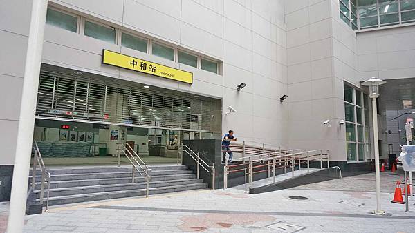 【中和建案】中河棧-中和捷運600米，樓下即是超商、全聯，臨近大潤發、迪卡儂超方便生活機能捷運宅