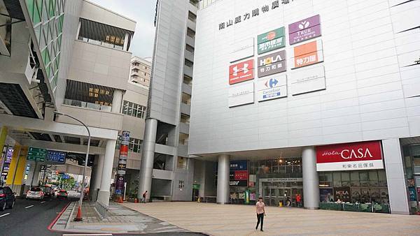 【中和建案】中河棧-中和捷運600米，樓下即是超商、全聯，臨近大潤發、迪卡儂超方便生活機能捷運宅