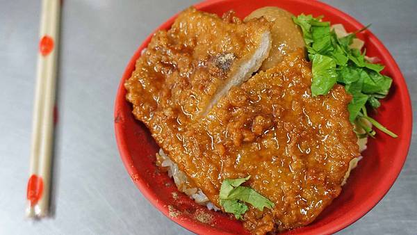 【新竹美食】華興麵線糊-無時無刻都有大批排隊人潮的超強小吃店 【新竹美食】華興麵線糊-無時無刻都有大批排隊人潮的超強小吃店