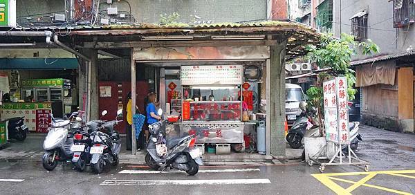 【板橋美食】新生街蚵仔煎-超便宜!只要50元就能吃到美味又迷人的蚵仔煎 【板橋美食】新生街蚵仔煎-超便宜!只要50元就能吃到美味又迷人的蚵仔煎