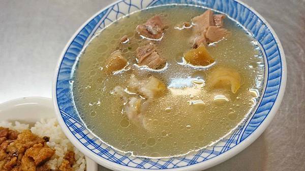 【新竹美食】老黃豬腳大王-Q彈沒有臭腥味的美味豬腳小吃店 【新竹美食】老黃豬腳大王-Q彈沒有臭腥味的美味豬腳小吃店