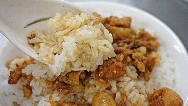 【新竹美食】老黃豬腳大王-Q彈沒有臭腥味的美味豬腳小吃店 【新竹美食】老黃豬腳大王-Q彈沒有臭腥味的美味豬腳小吃店