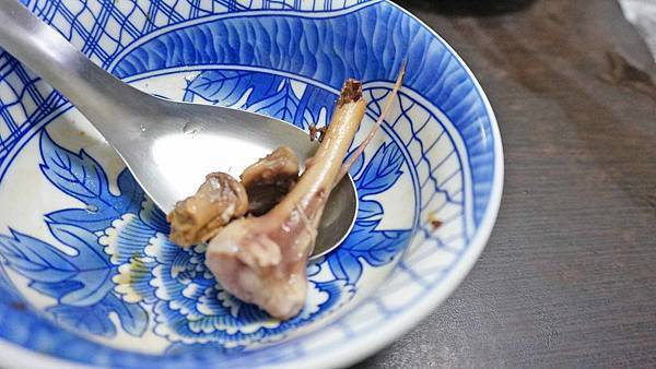 【新竹美食】真味燉品屋-美味的燉品雞湯及魯肉飯 【新竹美食】真味燉品屋-美味的燉品雞湯及魯肉飯