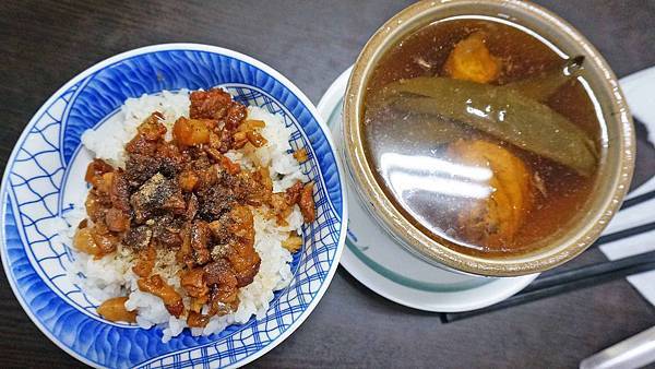 【新竹美食】真味燉品屋-美味的燉品雞湯及魯肉飯