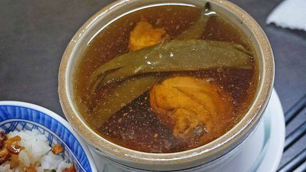 【新竹美食】真味燉品屋-美味的燉品雞湯及魯肉飯 【新竹美食】真味燉品屋-美味的燉品雞湯及魯肉飯