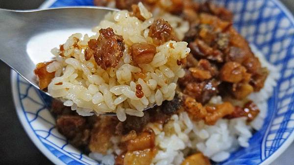 【新竹美食】真味燉品屋-美味的燉品雞湯及魯肉飯