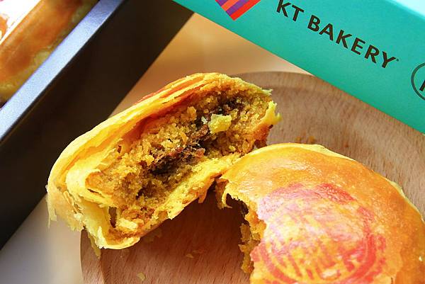 【中秋節月餅禮盒開箱文！】８家不同品牌老字號糕餅店評比！佳德糕餅、長興餅店、雪花齋、王師父餅舖、宝泉百年餅舖、台北犁記、月十二曲、君城本家，哪一家最推薦、最好吃！