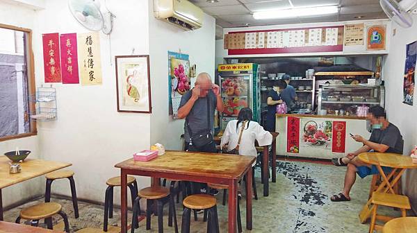 【台北美食】芝山小吃-厚度超過3公分的超厚實酥脆去骨雞腿