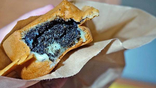 【台北美食】月之燒紅豆餅-芝山捷運站附近的銅板美食