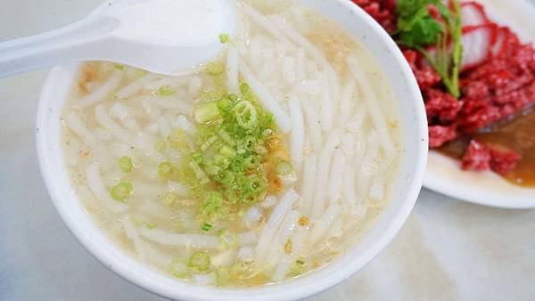 【汐止美食】汐止街仔內米粉湯-沒有店名沒有招牌爆美味美食小吃店