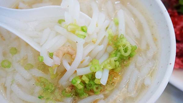 【汐止美食】汐止街仔內米粉湯-沒有店名沒有招牌爆美味美食小吃店