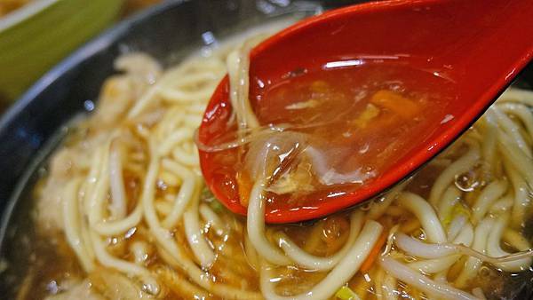 【汐止美食】海龍王魷魚羹-汐止老街上的超人氣排隊美食