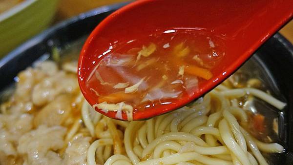 【汐止美食】海龍王魷魚羹-汐止老街上的超人氣排隊美食