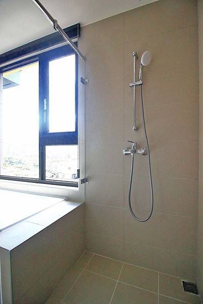 【汐止建案】忠孝大院-千坪莊園，有如大型院園般舒適環境，鄰近火車站5分鐘，生活機能樣樣都方便