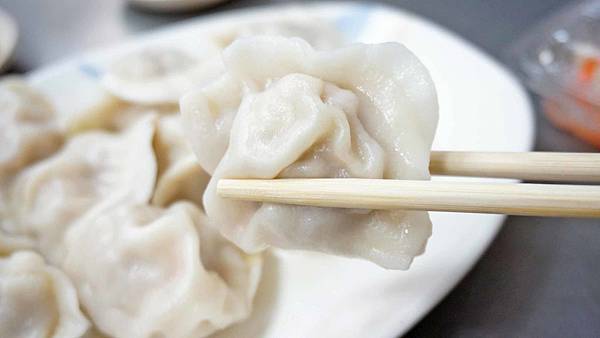 【台北美食】阿娥水餃-每到中午用餐時間必定大排長龍的水餃店