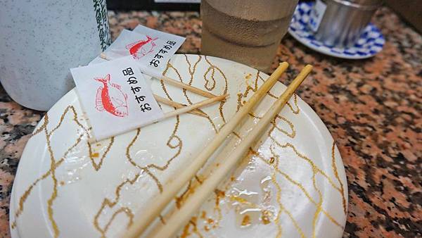 【沖繩美食】迴轉壽司市場-美國村必吃！新鮮度爆表的美味迴轉壽司