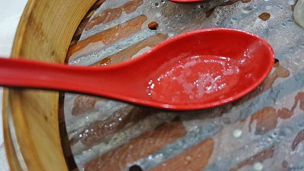 【汐止美食】點個讚湯包-讓人讚不絕口的九層塔湯包