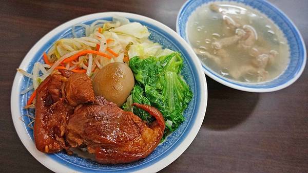 【台北美食】豬頭天知高飯-不少網友推薦的美味腿庫飯