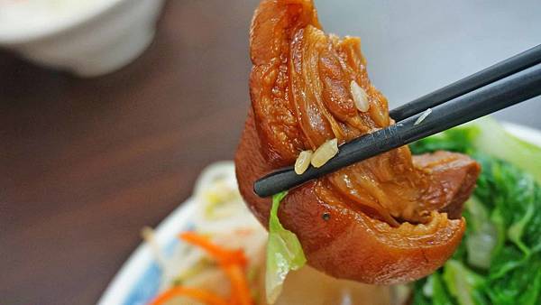 【台北美食】豬頭天知高飯-不少網友推薦的美味腿庫飯