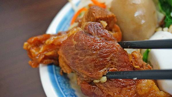 【台北美食】豬頭天知高飯-不少網友推薦的美味腿庫飯