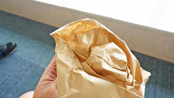 【沖繩美食】豬肉蛋飯糰ポークたまごおにぎり-排隊人潮從來沒有停過的必吃排隊美食