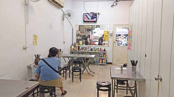 【台北美食】牛霸小吃店-吃了會讚不絕口的清燉牛肉麵