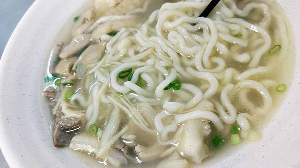 【台北美食】牛霸小吃店-吃了會讚不絕口的清燉牛肉麵