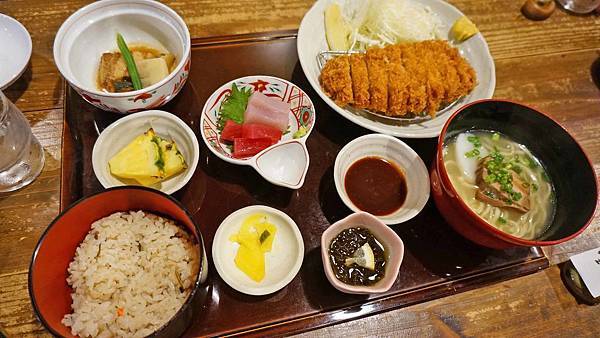 【沖繩美食】Ryukyu Sabo Ashibiuna 琉球茶房-沖繩在地料理的庭園式餐廳