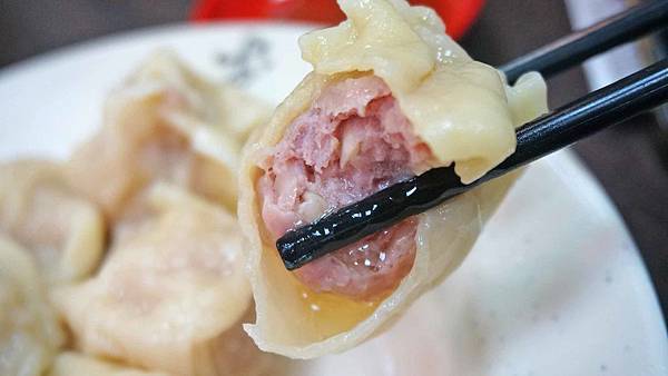 【板橋美食】二哲家-皮薄餡多,在地人都推薦的美味水餃店 【板橋美食】二哲家-皮薄餡多,在地人都推薦的美味水餃店