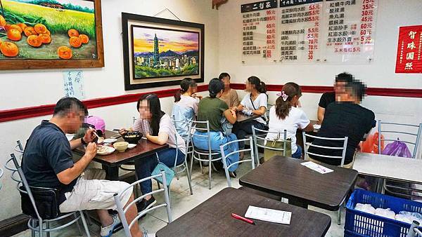 【板橋美食】二哲家-皮薄餡多，在地人都推薦的美味水餃店