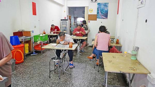 【台北美食】蓬萊國小麵店-沒有招牌沒有店名網路高評價的小吃店