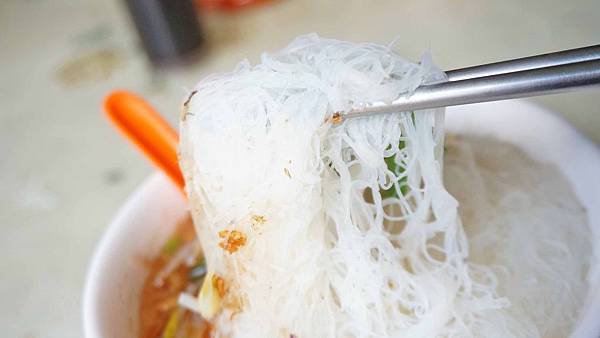 【台北美食】蓬萊國小麵店-沒有招牌沒有店名網路高評價的小吃店