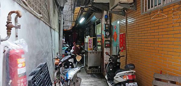 【台北美食】69年老店麵攤-絕無僅有的銅板價,CP值爆表的隱藏版美食 【台北美食】69年老店麵攤-絕無僅有的銅板價,CP值爆表的隱藏版美食