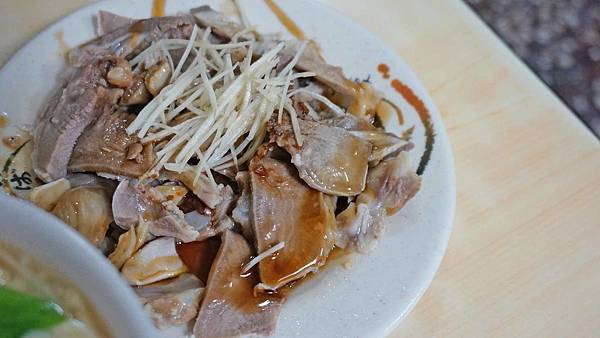 【台北美食】69年老店麵攤-絕無僅有的銅板價,CP值爆表的隱藏版美食 【台北美食】69年老店麵攤-絕無僅有的銅板價,CP值爆表的隱藏版美食