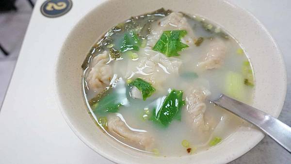 【台北美食】開泰美食-便宜美味又大顆的餛飩湯美食 【台北美食】開泰美食-便宜美味又大顆的餛飩湯美食