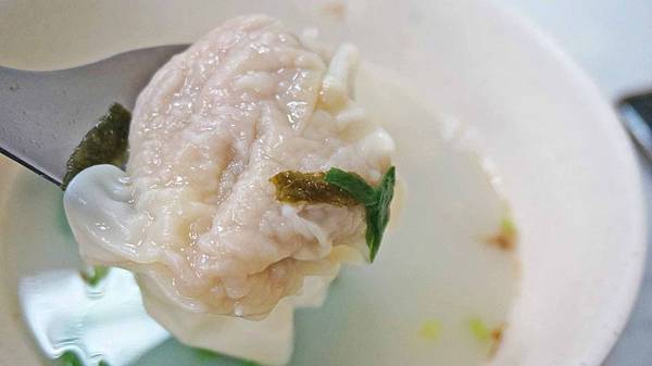 【台北美食】開泰美食-便宜美味又大顆的餛飩湯美食 【台北美食】開泰美食-便宜美味又大顆的餛飩湯美食