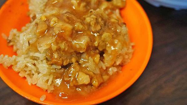 【台北美食】阿德油飯-隱藏在小巷弄裡的爆美味小吃店