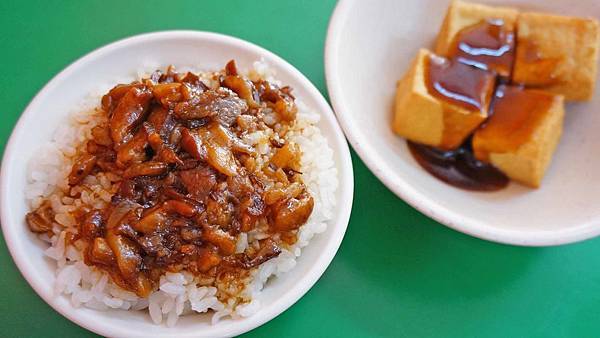 【台北美食】原味滷肉飯-日劇也來採訪的路邊攤美食小吃店 【台北美食】原味滷肉飯-日劇也來採訪的路邊攤美食小吃店