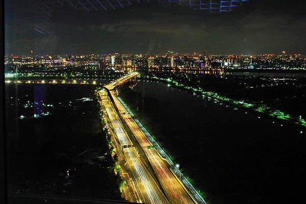 【台北景點】北投垃圾焚化廠觀景台-全台唯一免費室內台北高空夜景景點