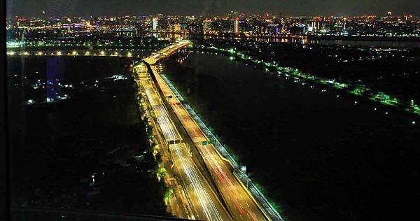 【台北景點】北投垃圾焚化廠觀景台-全台唯一免費室內台北高空夜景景點