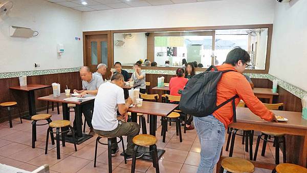 【花蓮美食】府前食坊-在地人都讚不絕口的美味蛋餅