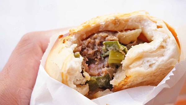 【台北美食】赤肉胡椒餅-只要名店一半的價格就能吃到美味的胡椒餅