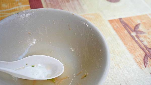 【台北美食】大龍峒阿嬤麵線店-隱藏在巷弄裡低調不為人知的爆美味蚵仔麵線