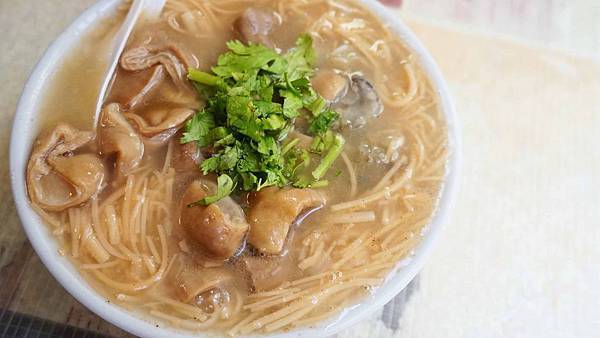 【台北美食】大龍峒阿嬤麵線店-隱藏在巷弄裡低調不為人知的爆美味蚵仔麵線 【台北美食】大龍峒阿嬤麵線店-隱藏在巷弄裡低調不為人知的爆美味蚵仔麵線