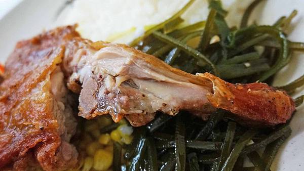 【台北美食】金荔園雞腿飯-超厚實又多汁的美味雞腿