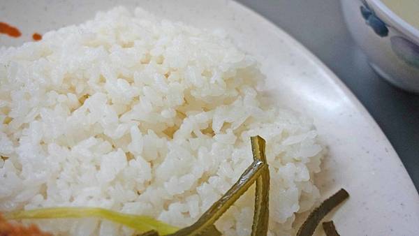 【台北美食】金荔園雞腿飯-超厚實又多汁的美味雞腿