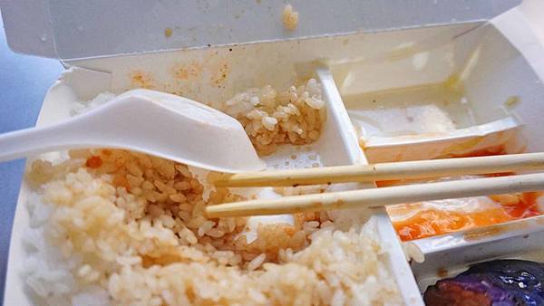 【台北美食】重慶飯包-附近上班族、學生都一致推薦的60元便當店