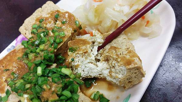 【花蓮美食】荳蘭橋臭豆腐-電視媒體也推薦的韭菜臭豆腐